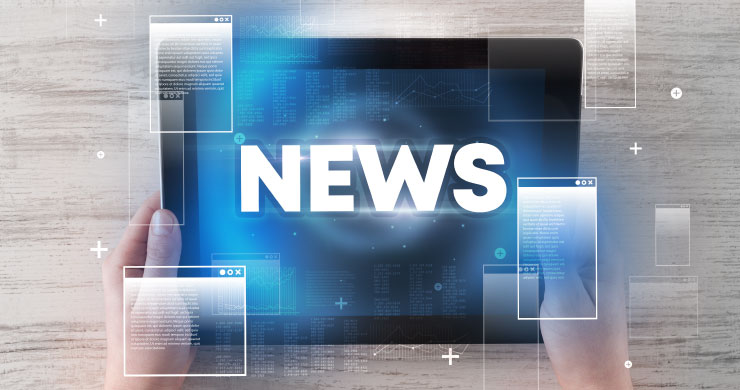 タブレットでNEWS文字と記事データを表示。過去情報をもとに企業トンマナに沿ったニュースリリース文を生成するイメージ